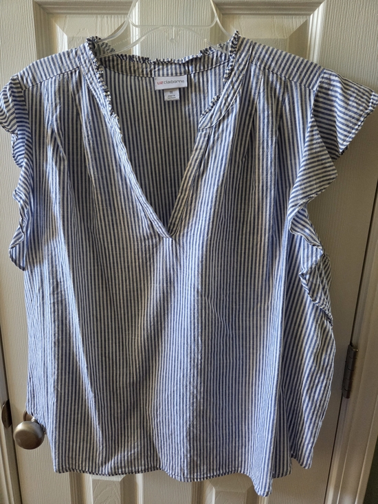 Liz Claiborne Tops - Liz Claiborne Blue & White Pinstripe V-Neck Flutter Sleeve Top